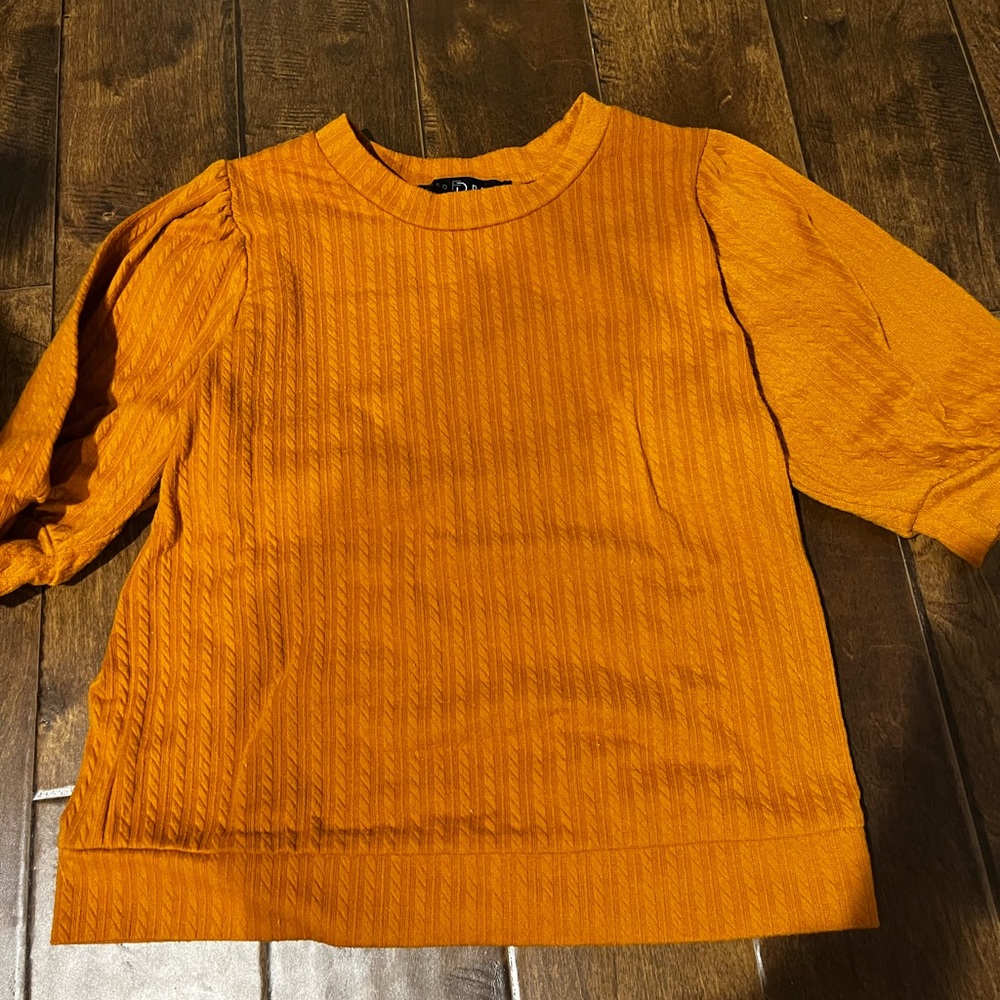 women’s adult small T-shirt